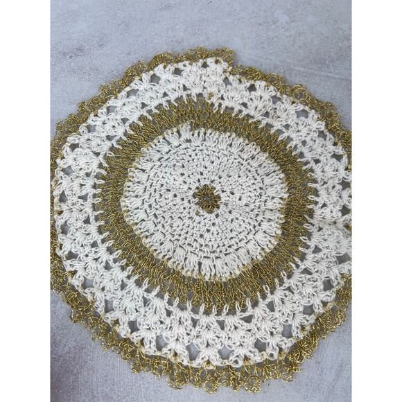 Vintage White & Gold Wire Handmade Round Crochet Dining Table Doily - Lot of 2‎ - Picture 2 of 10